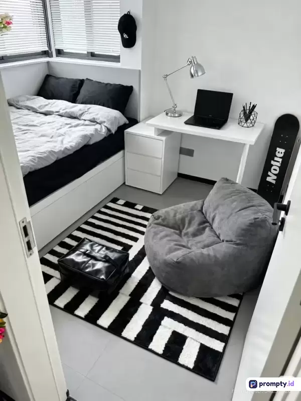 Gambar ini menampilkan desain interior kamar tidur bergaya modern minimalis yang didominasi konten monokromatik dengan kata kunci estetis, cozy, dan fungsional, menggunakan tiga warna dominan yaitu putih, hitam, serta abu-abu, dan dilengkapi kata kunci dekorasi kamar, tempat tidur, kursi bean bag, meja kerja laptop, karpet garis, pencahayaan alami jendela, serta suasana rapi.